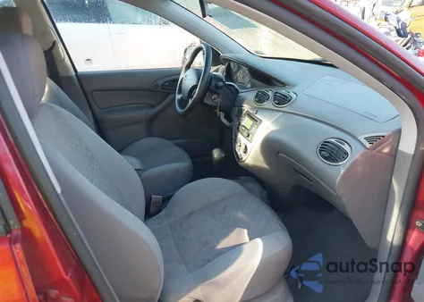 2004 Ford Focus Zx5 из США, поврежденный, VIN 3FAFP37Z44R100738